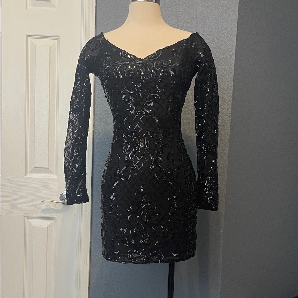 Windsor Black Sequin Long Sleeve Dress